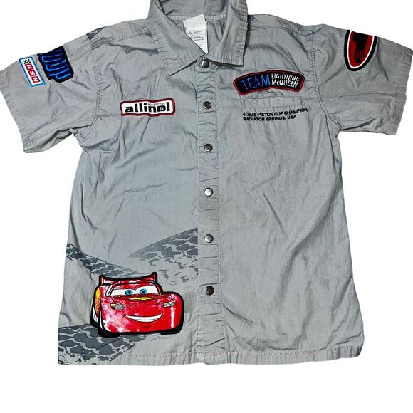 Disney Store Lightening McQueen racing team McQueen gray buttonup shirt boys 7/8 - Picture 1 of 5